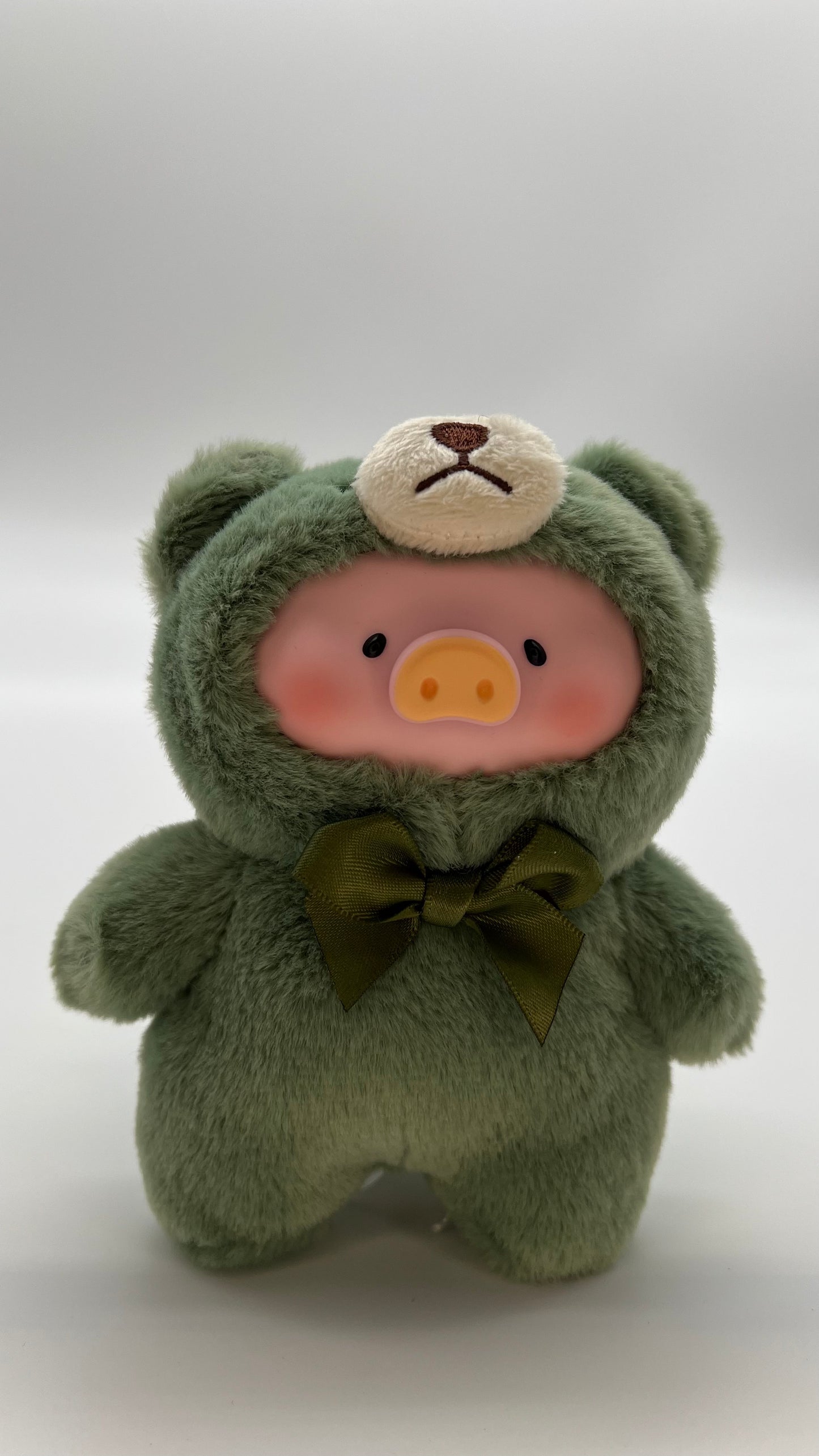 Lulu the Pig – Bear Cosplay Series